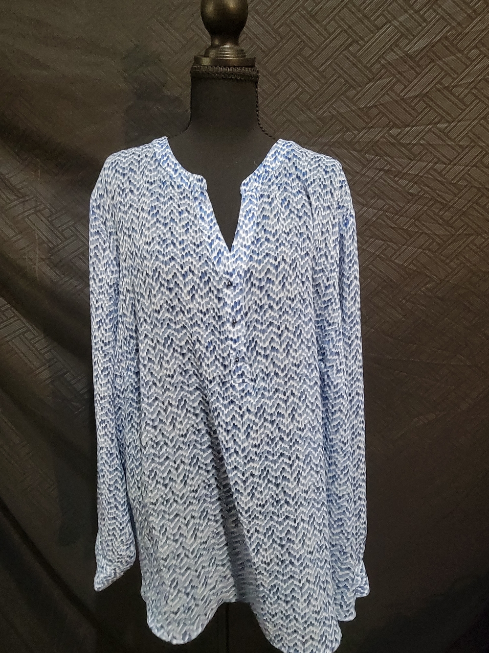 Liz Claiborne Womens Plus Size 3X Sheer Blue Abstract V-neck Top Long Sleeve